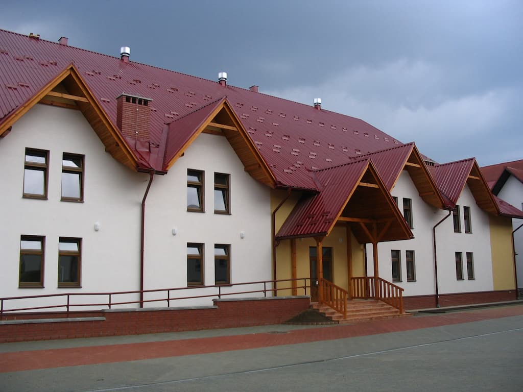 Hala sportowa w Białym Dunajcu - widok zewnętrzny